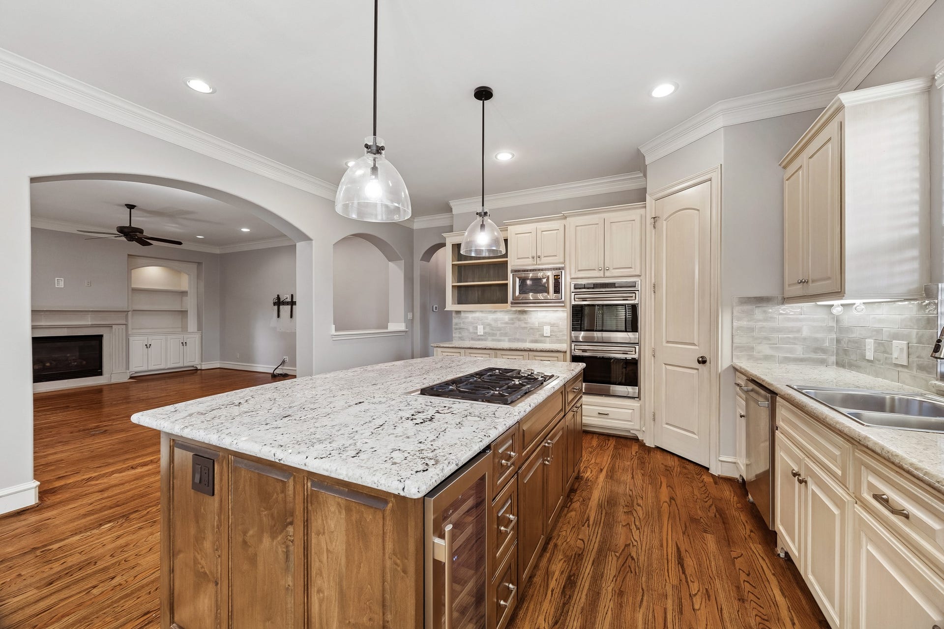 24 Hackberry Lane, #B, Houston, TX 77027 24 Hackberry Lane, #B, Houston, TX 77027
