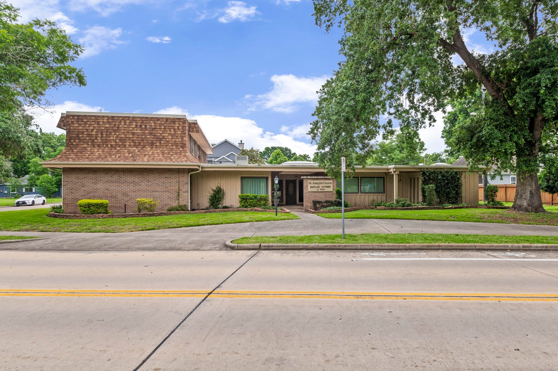 414 Main Street, Sugar Land, TX 77498 414 Main Street, Sugar Land, TX 77498