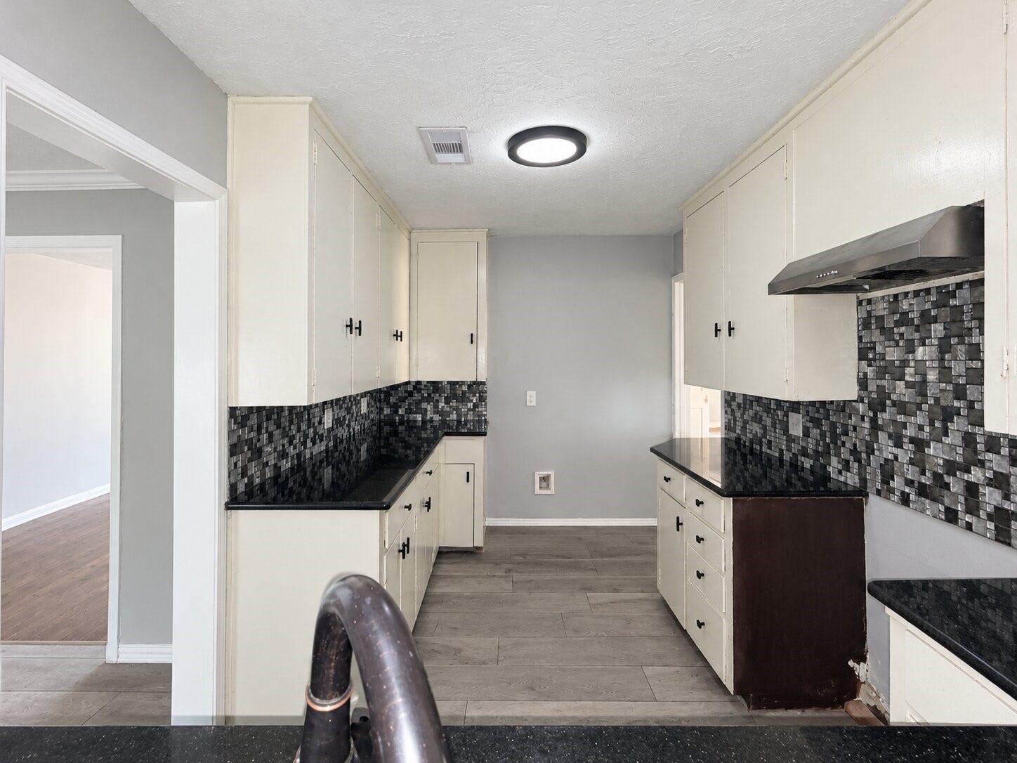 1110 Lafferty Road, Pasadena, TX 77502 1110 Lafferty Road, Pasadena, TX 77502