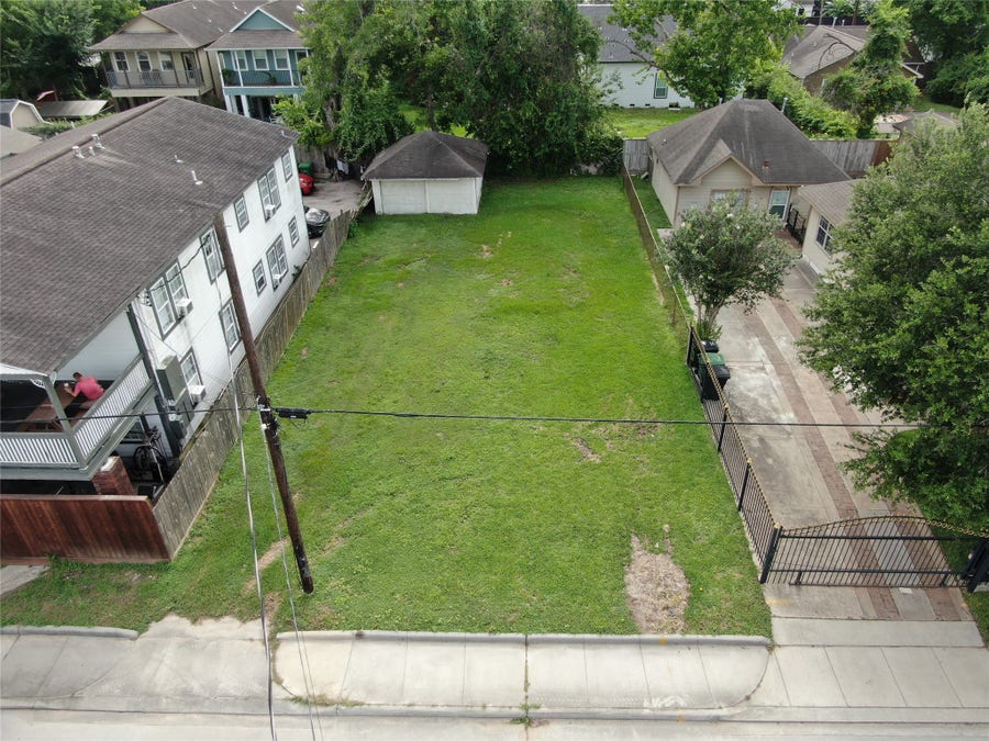 Property photo for 1611 Airline Drive, Houston, TX