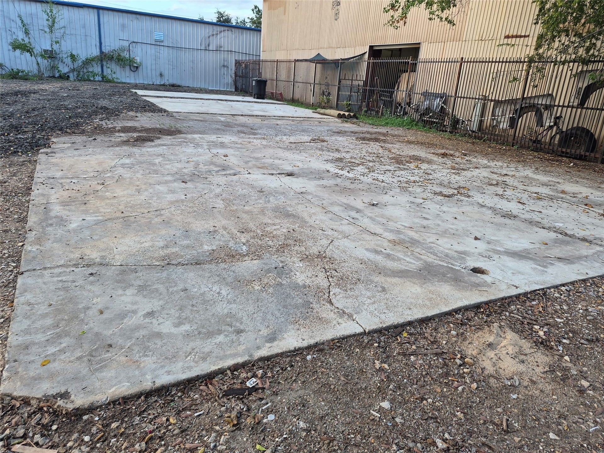 8710 Daffodil Street, Houston, TX 77063