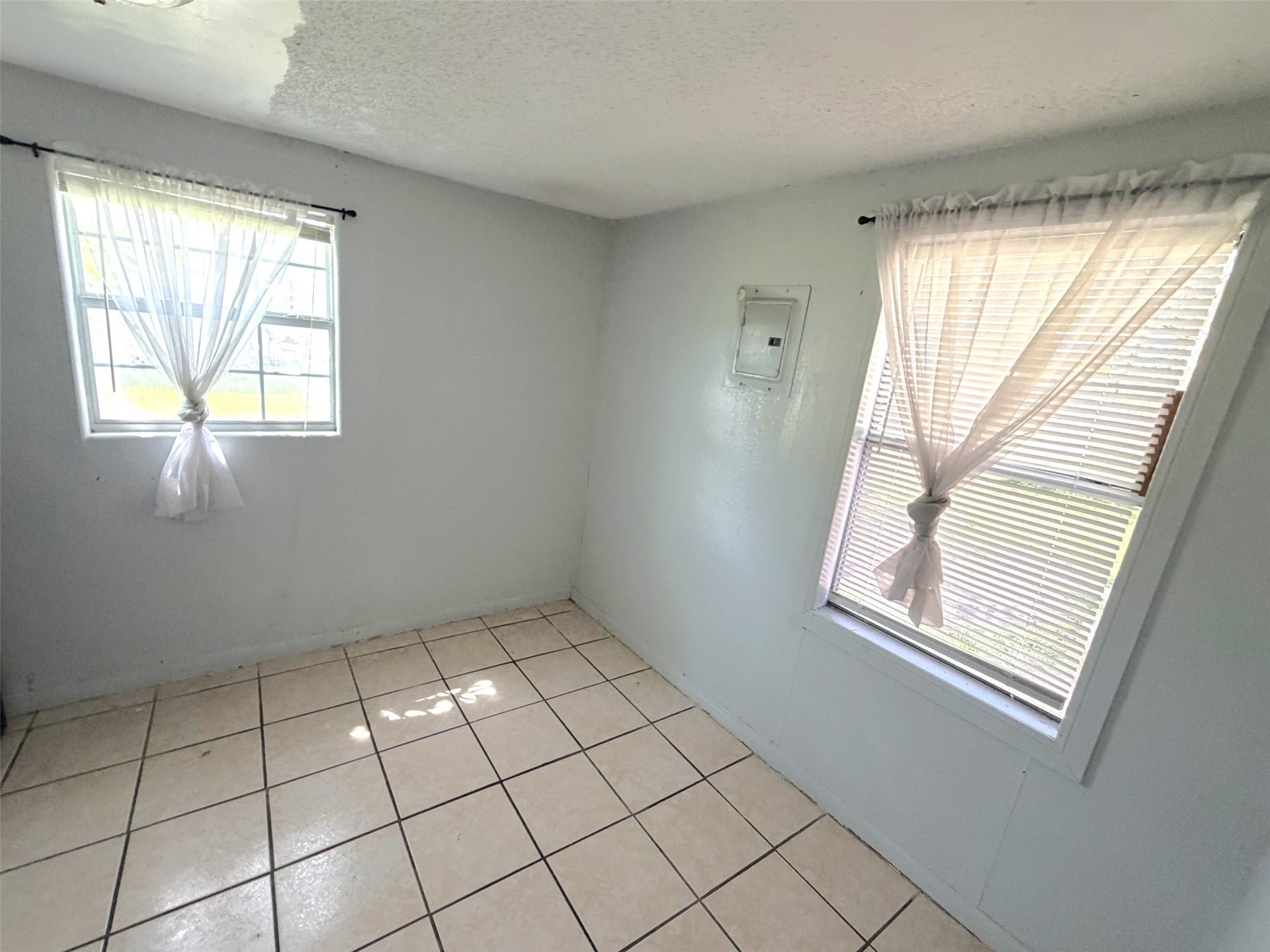 209 S Avenue C, Freeport, TX 77541 The dining area attached to the kitchen.