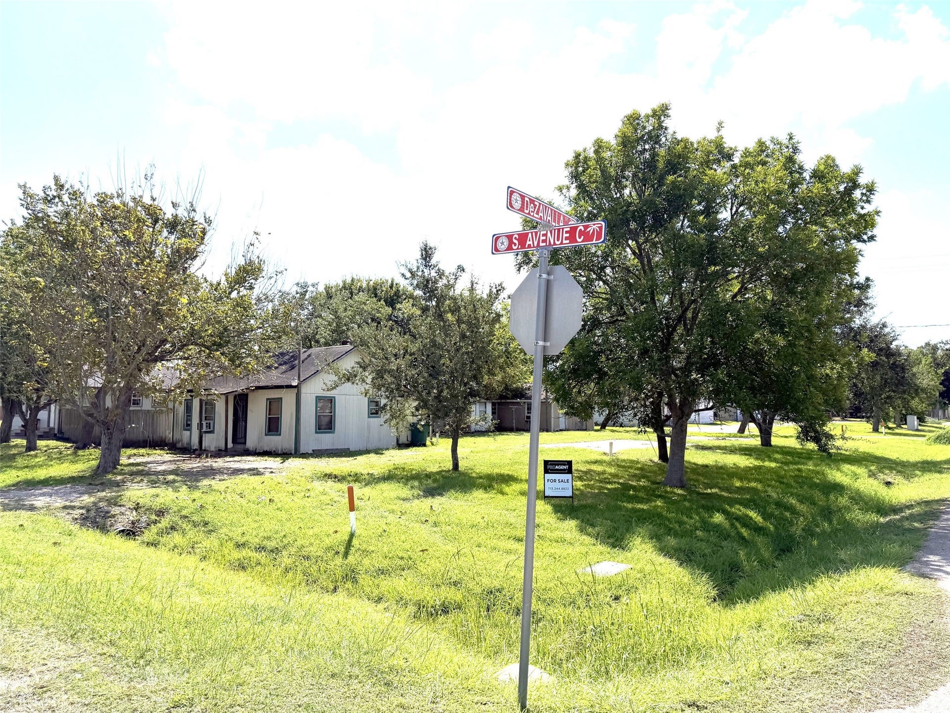 209 S Avenue C, Freeport, TX 77541 From this angle, you can see the front of the first house.