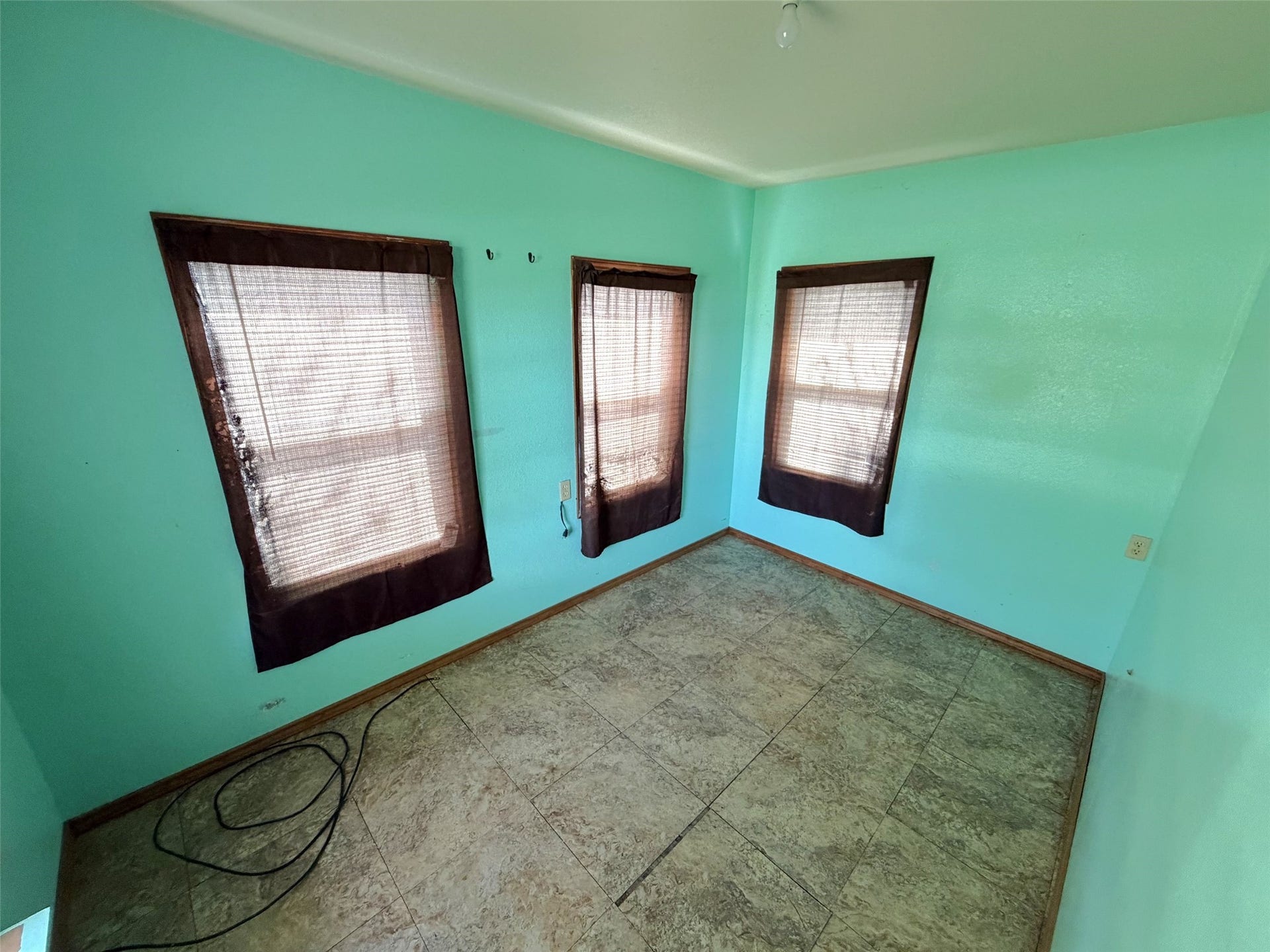 209 S Avenue C, Freeport, TX 77541 The first bedroom.
