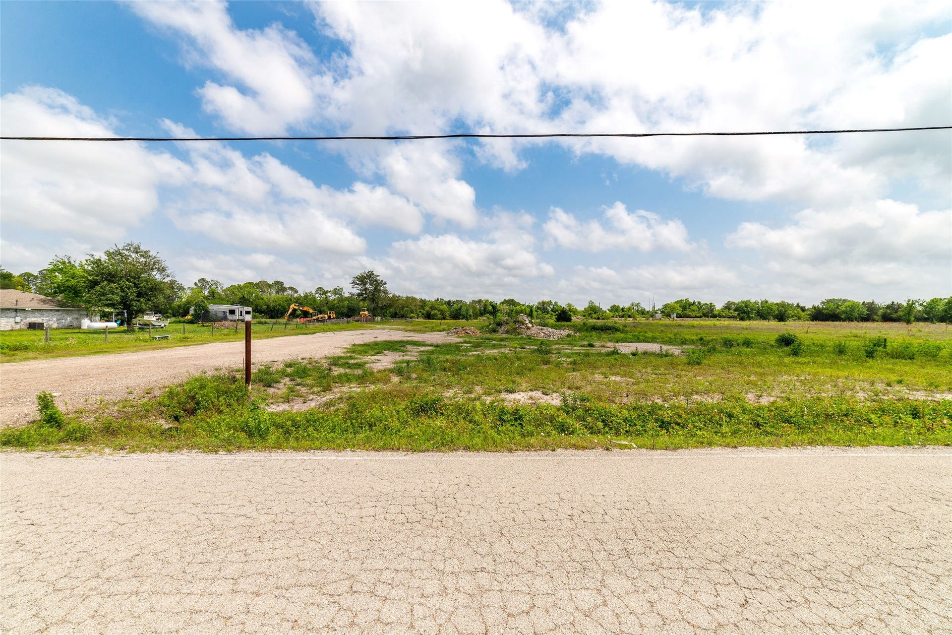 2289 County Road 163, Alvin, TX 77511 2289 County Road 163, Alvin, TX 77511
