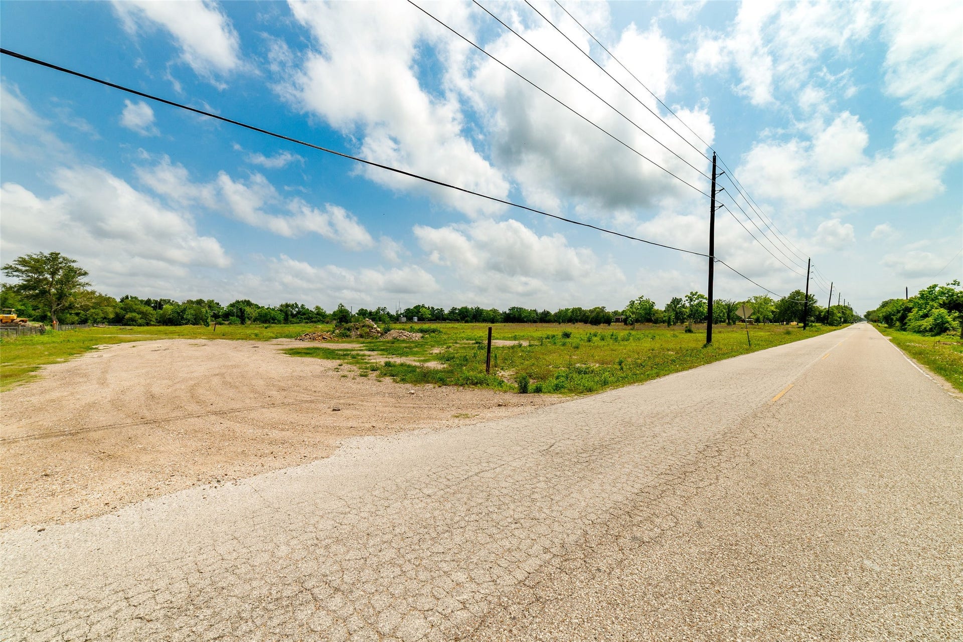 2289 County Road 163, Alvin, TX 77511 2289 County Road 163, Alvin, TX 77511
