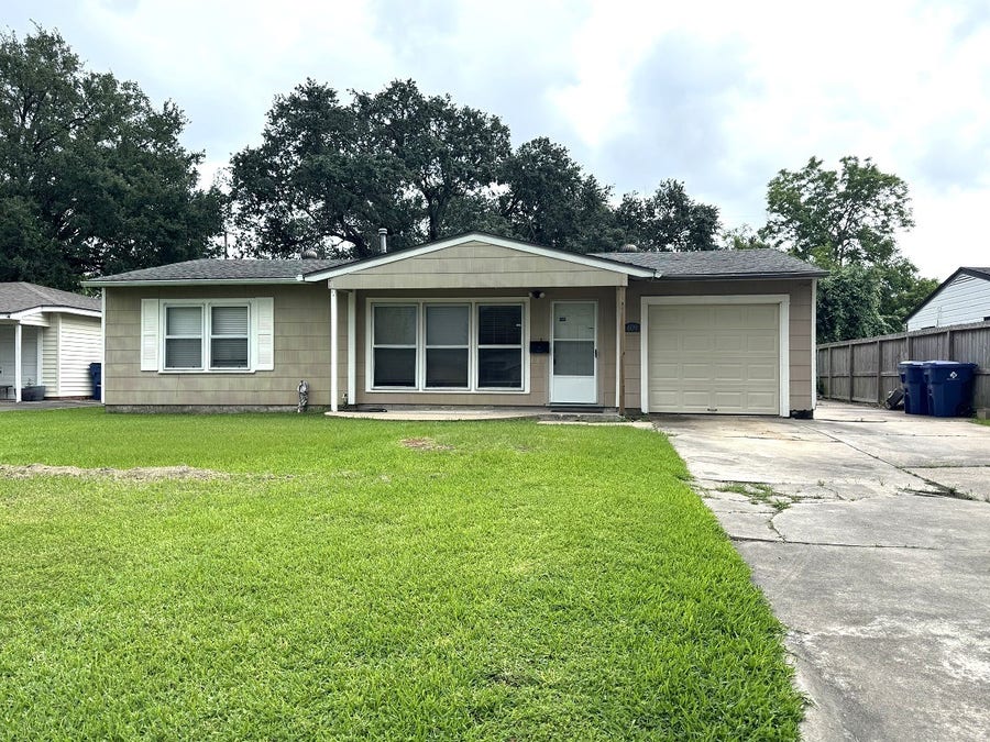 Property photo for 609 24th Avenue N, Texas City, TX