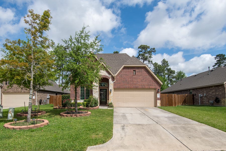 Property photo for 3211 Discovery Lane, Conroe, TX