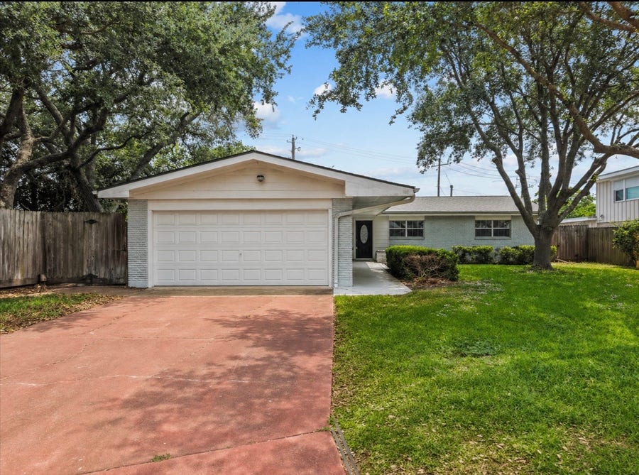 Property photo for 1506 Harbor View Circle, Galveston, TX