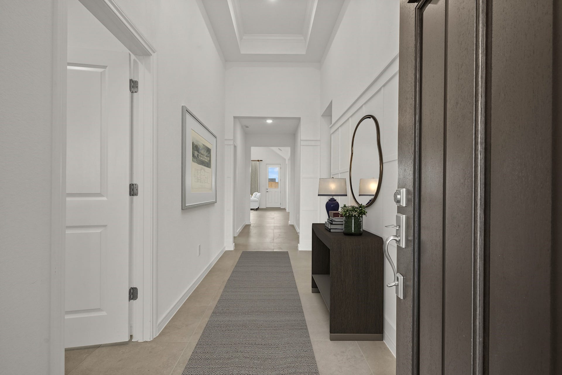 Welcoming foyer (*Photo not of actual home and used for illustration purposes only.)