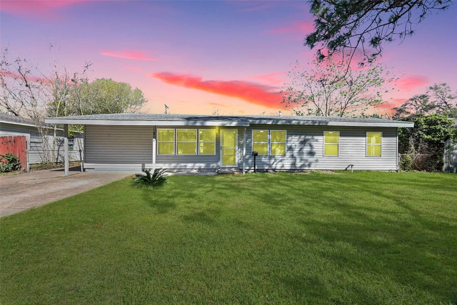 Property photo for 804 23rd Avenue N, Texas City, TX