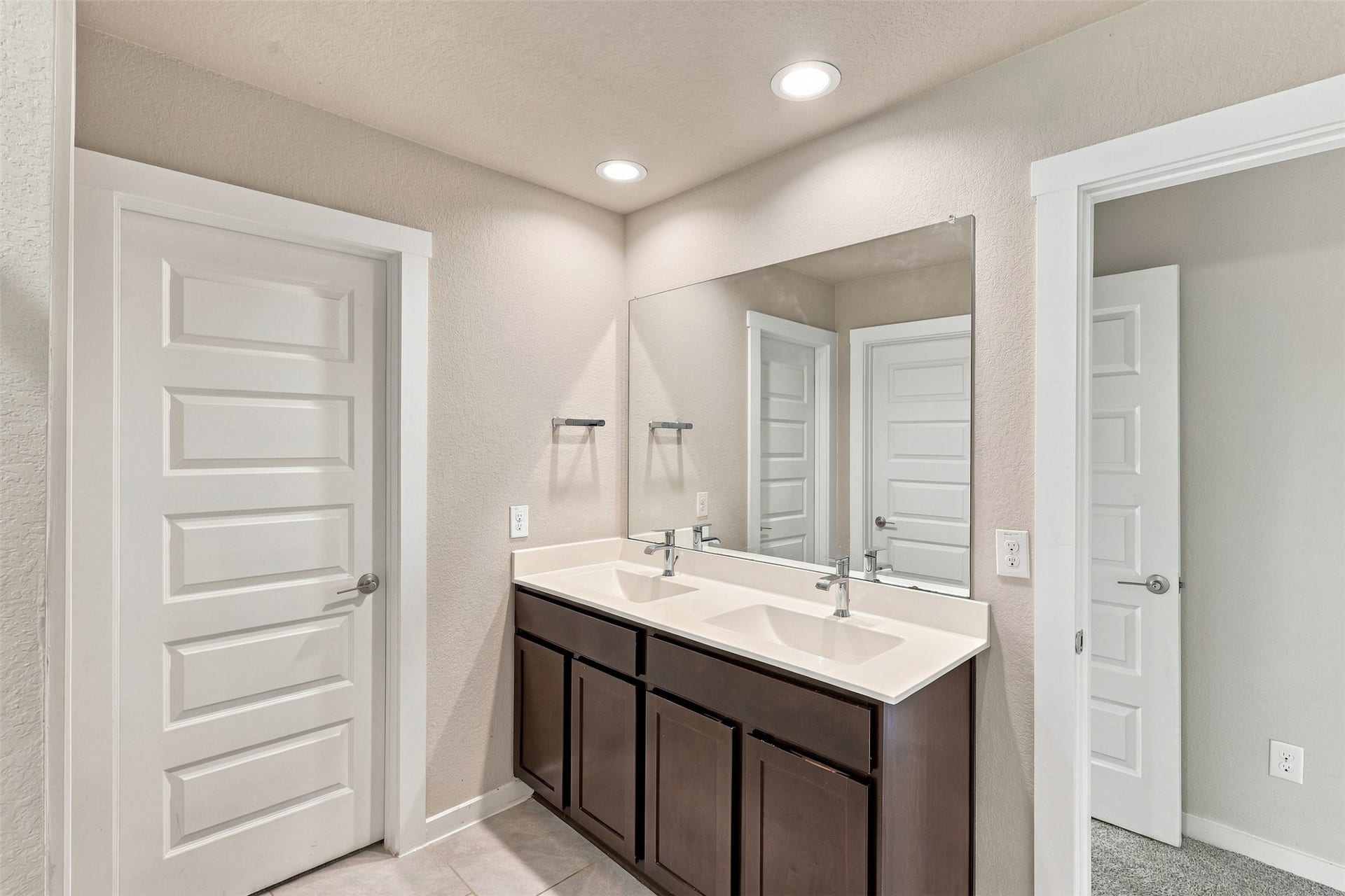 7510 Keystone Blossom Trail, Richmond, TX 77407 Large Tile Floors, Enclosed Commode Area and Large Walk In Closet!