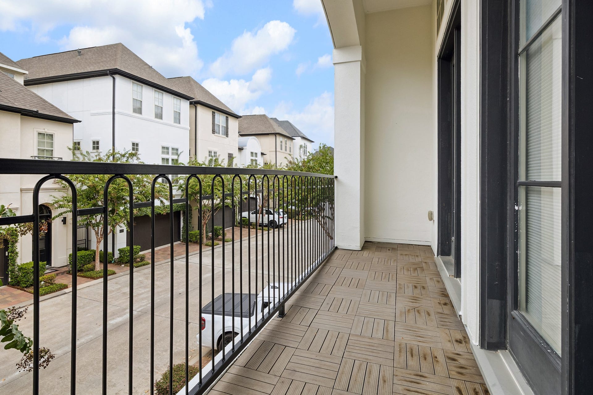 1624 Wrenwood Lakes, Houston, TX 77043 1624 Wrenwood Lakes, Houston, TX 77043