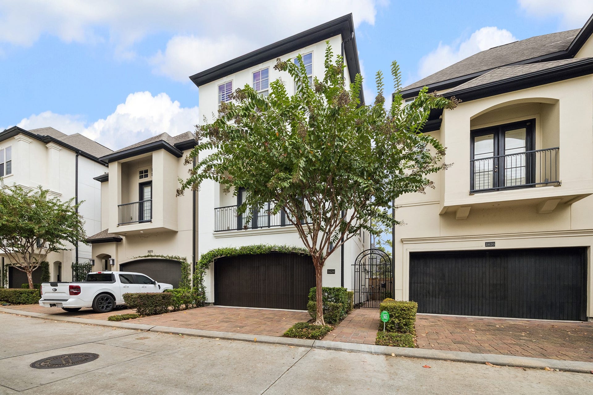 1624 Wrenwood Lakes, Houston, TX 77043 1624 Wrenwood Lakes, Houston, TX 77043