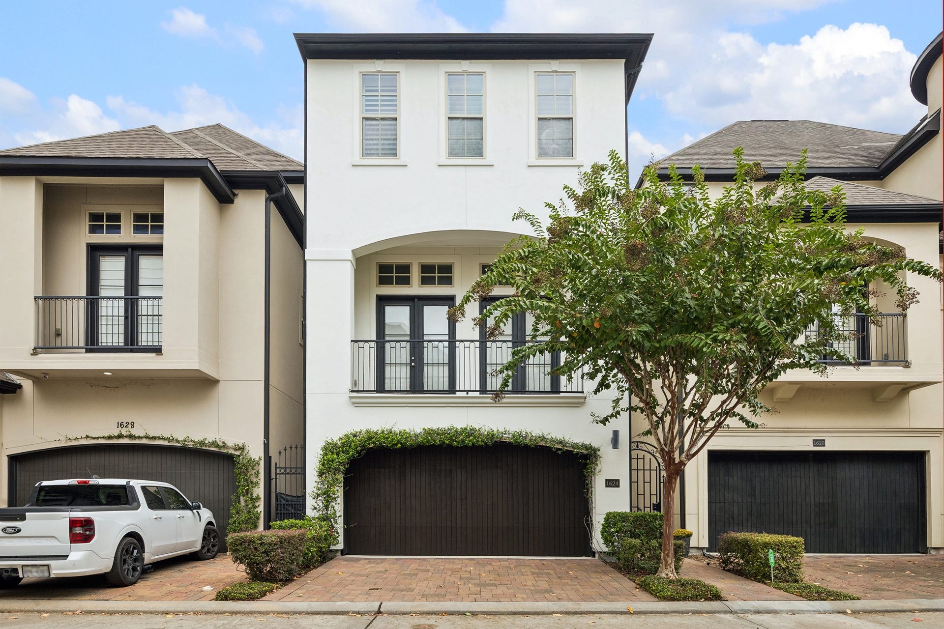 1624 Wrenwood Lakes, Houston, TX 77043 1624 Wrenwood Lakes, Houston, TX 77043