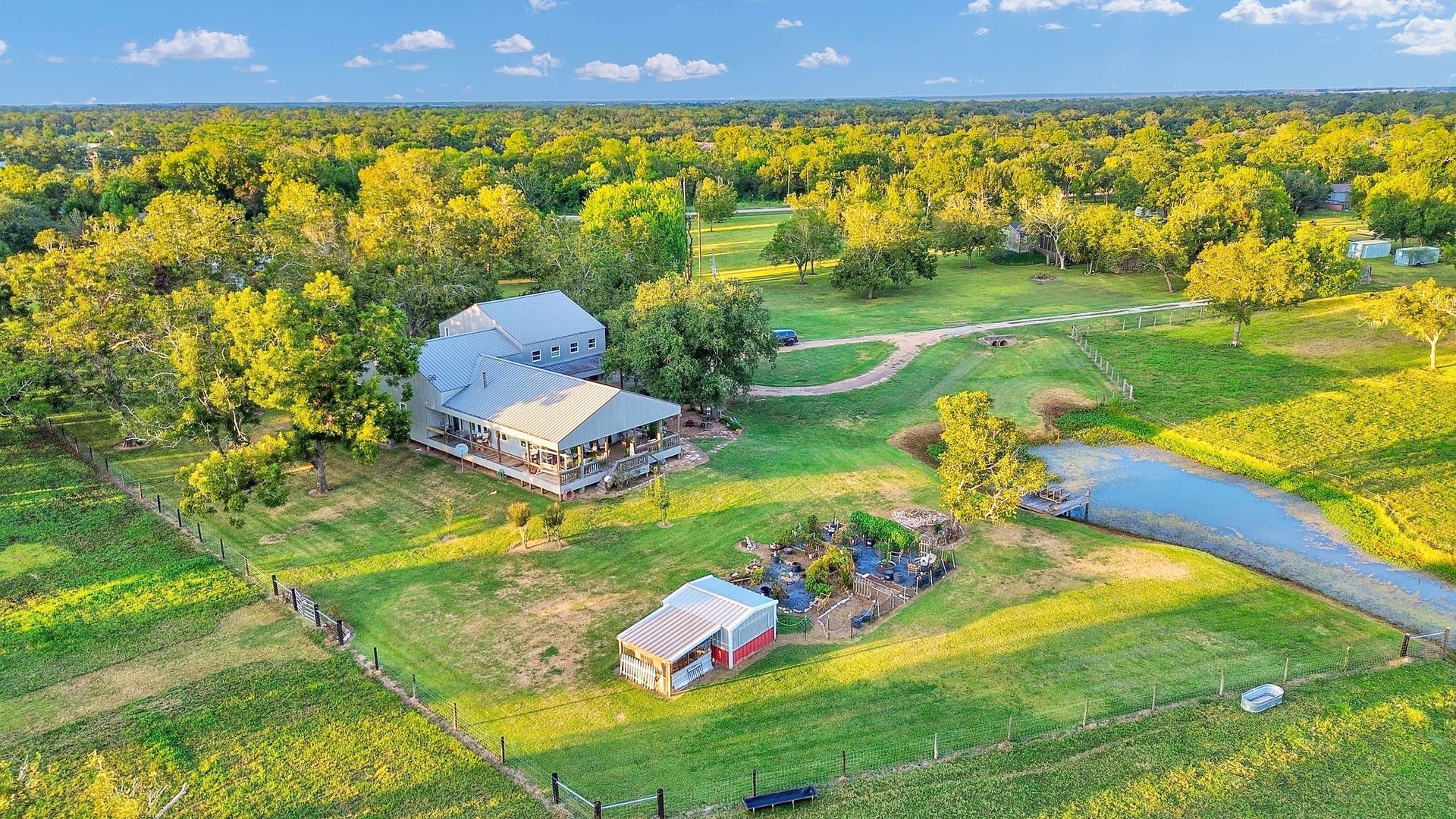 817 County Road 432, Brazoria, TX 77422 817 County Road 432, Brazoria, TX 77422