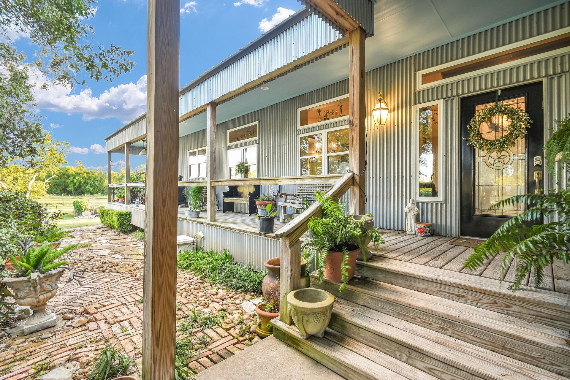 817 County Road 432, Brazoria, TX 77422 817 County Road 432, Brazoria, TX 77422