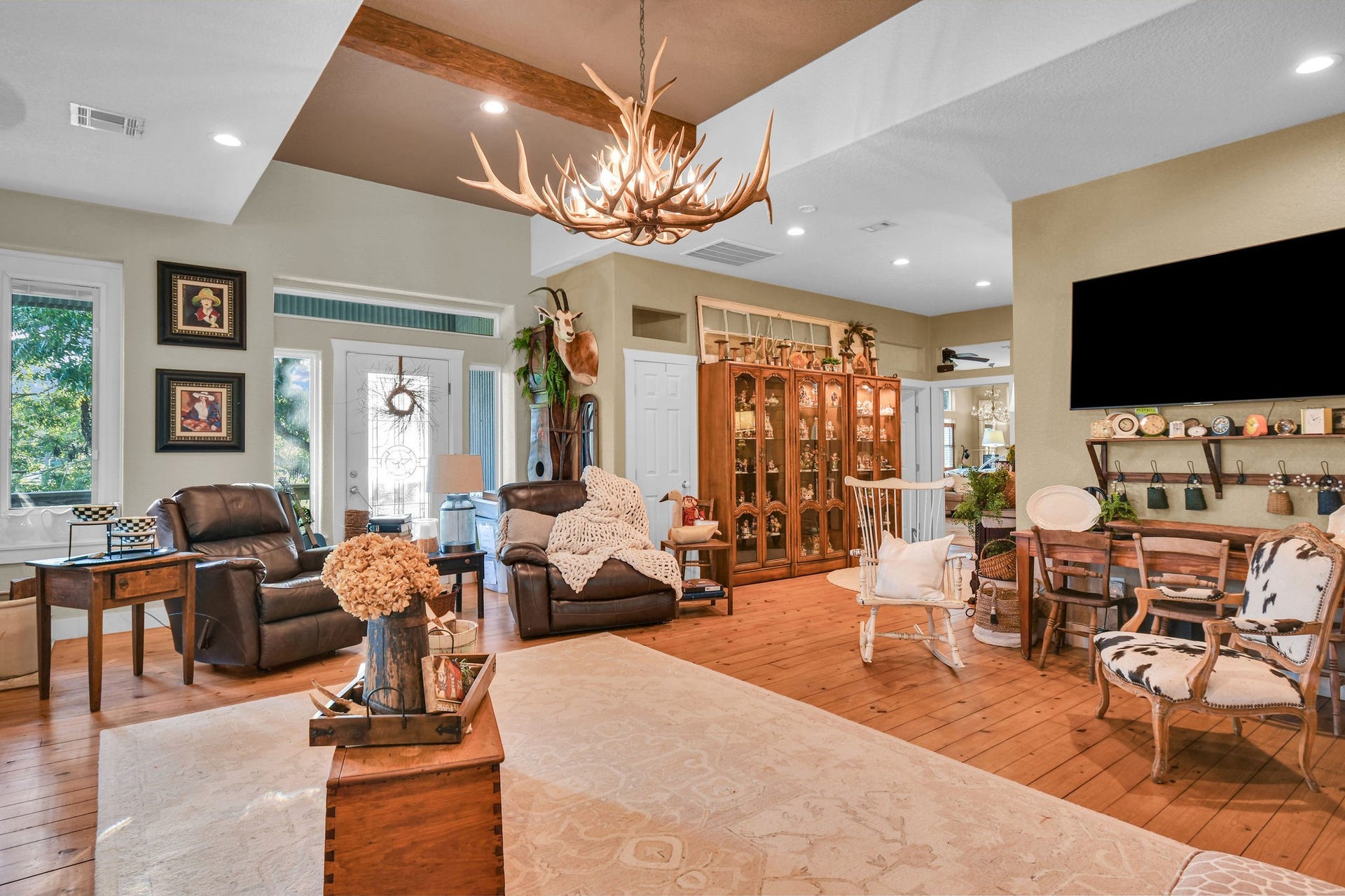 817 County Road 432, Brazoria, TX 77422 817 County Road 432, Brazoria, TX 77422