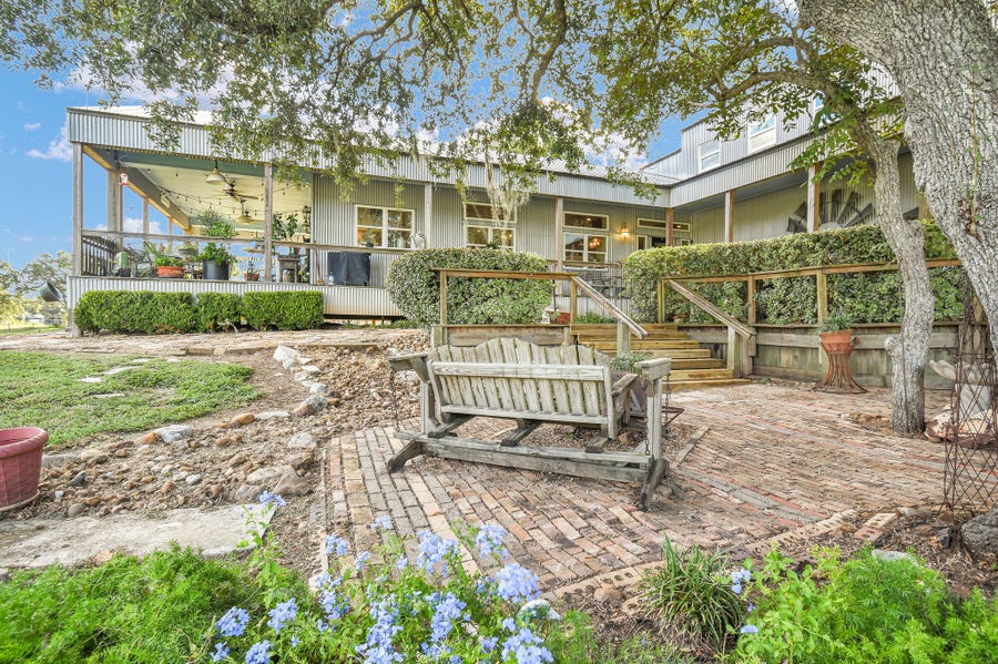Property photo for 817 County Road 432, Brazoria, TX
