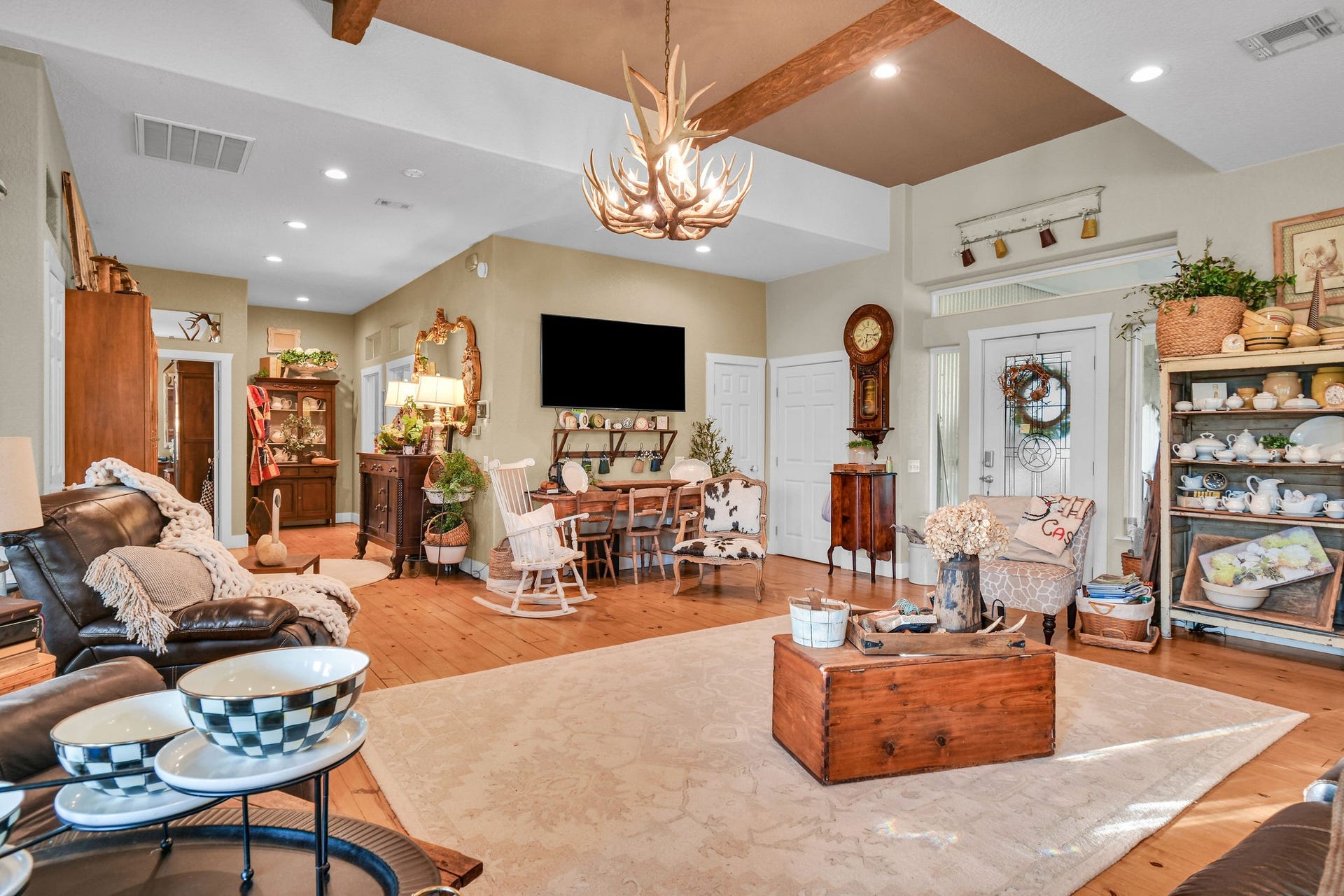 817 County Road 432, Brazoria, TX 77422 817 County Road 432, Brazoria, TX 77422