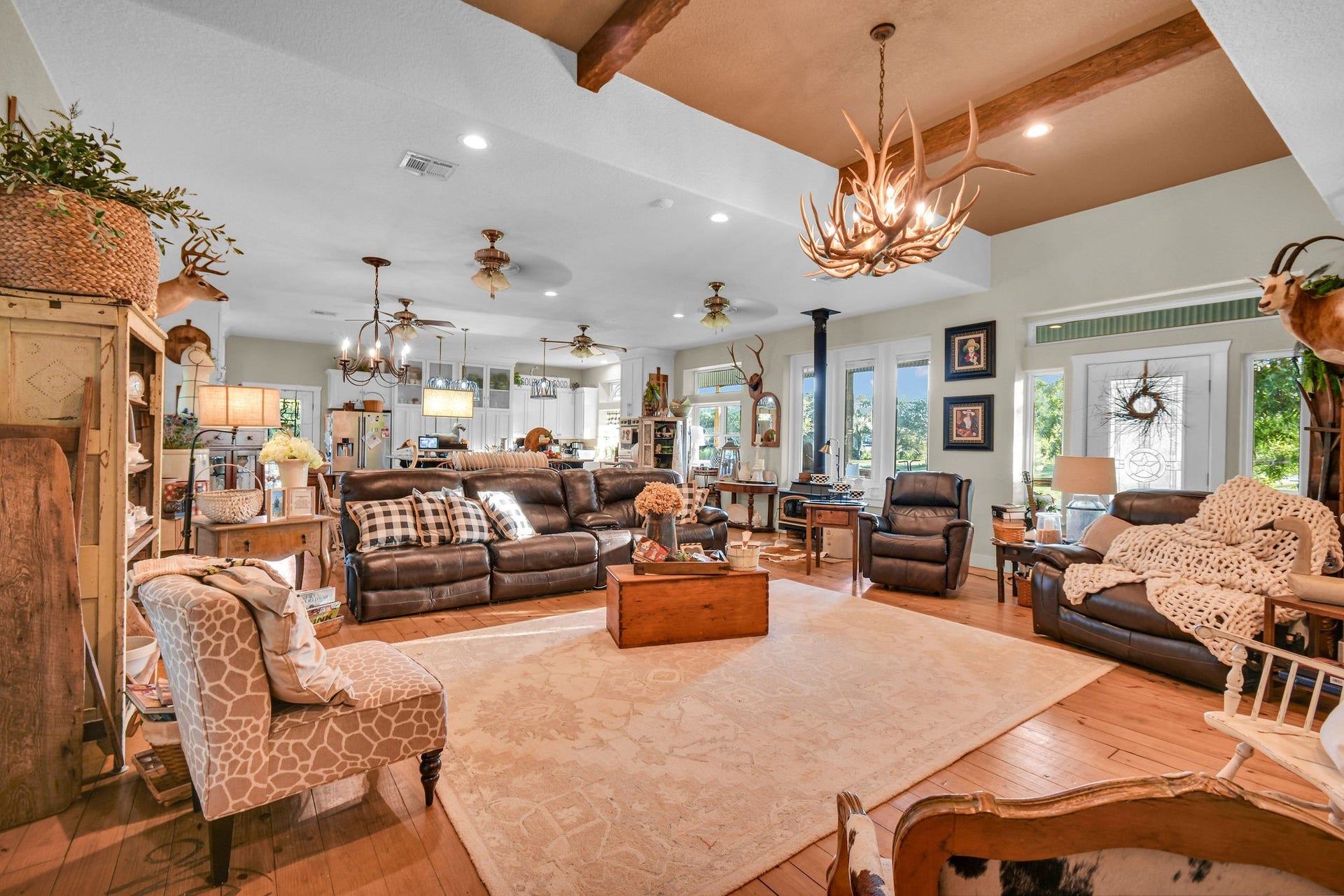 817 County Road 432, Brazoria, TX 77422 817 County Road 432, Brazoria, TX 77422
