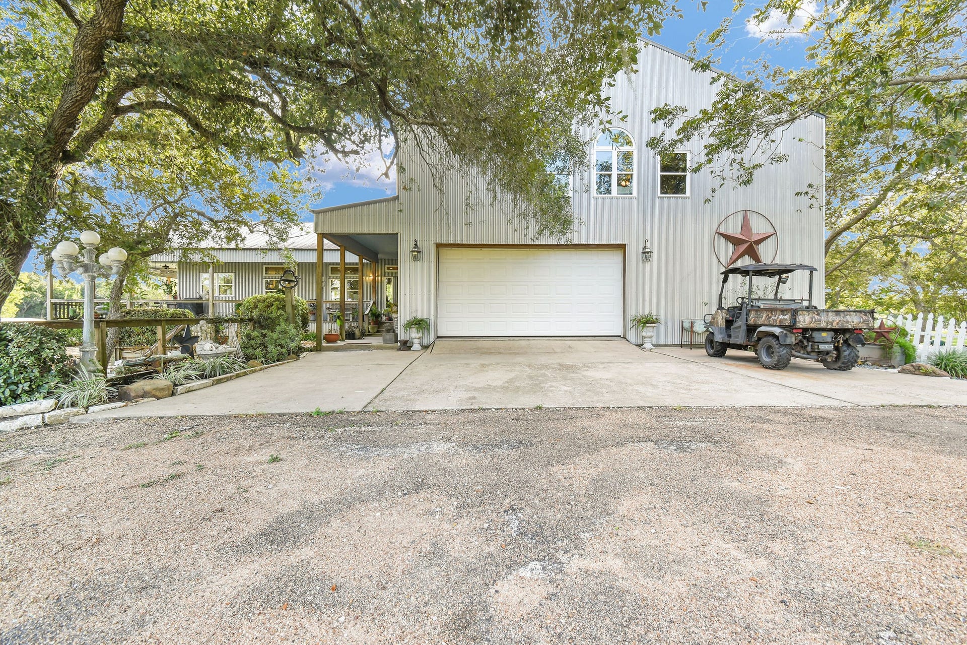 817 County Road 432, Brazoria, TX 77422 817 County Road 432, Brazoria, TX 77422