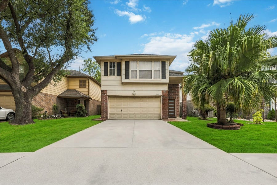 Property photo for 802 Oak West Drive, Houston, TX