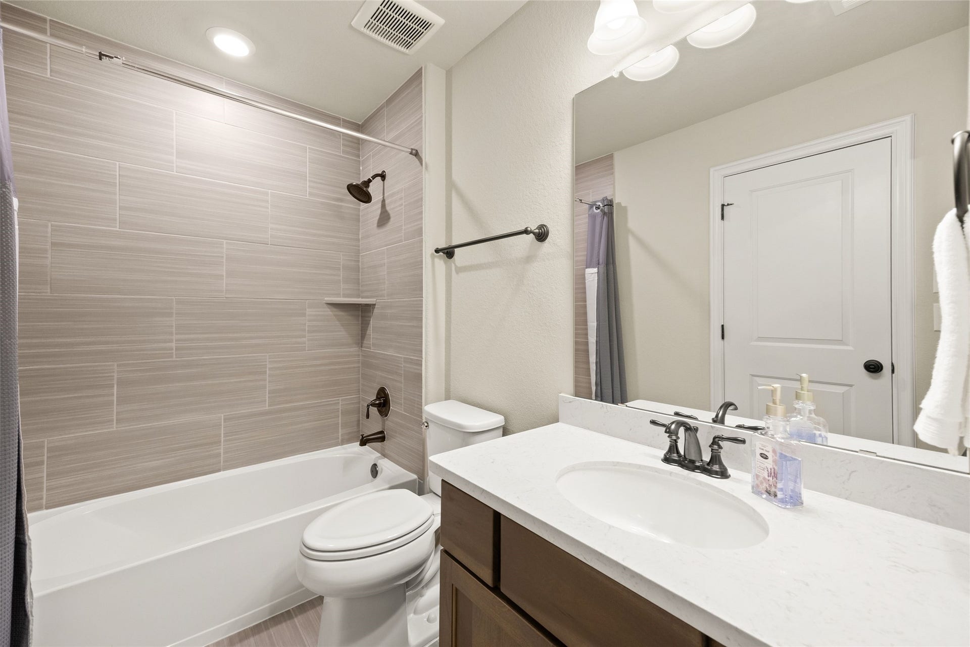 28119 Rockhill Drive, Spring, TX 77386 Upstairs Bath 1