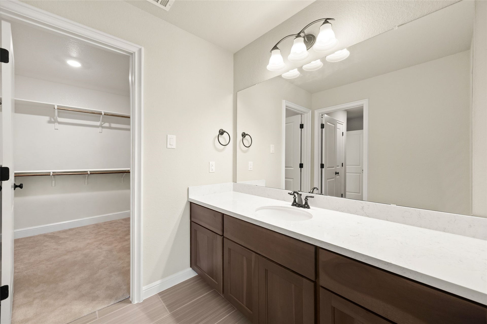 28119 Rockhill Drive, Spring, TX 77386 Upstairs Bed 2 sink area