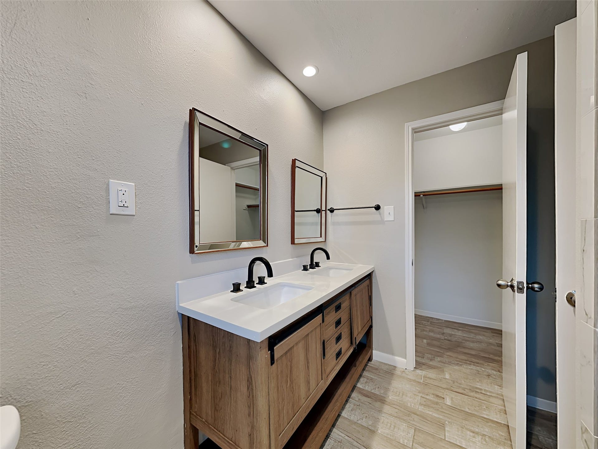 807 Chateau Place, Richmond, TX 77469 807 Chateau Place, Richmond, TX 77469