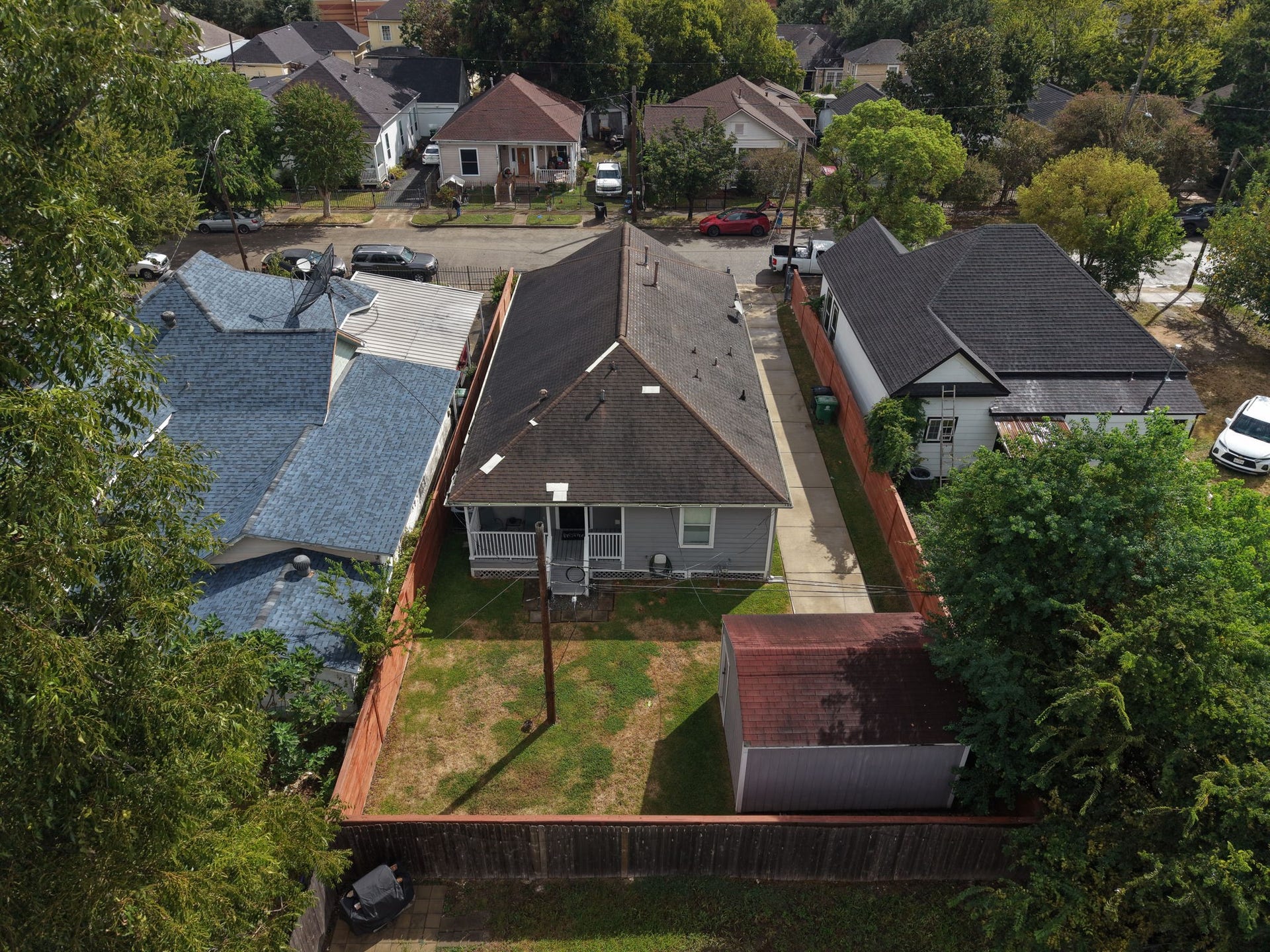 1917 Chapman Street, Houston, TX 77009 Aerial view of the home's rear exterior and backyard.