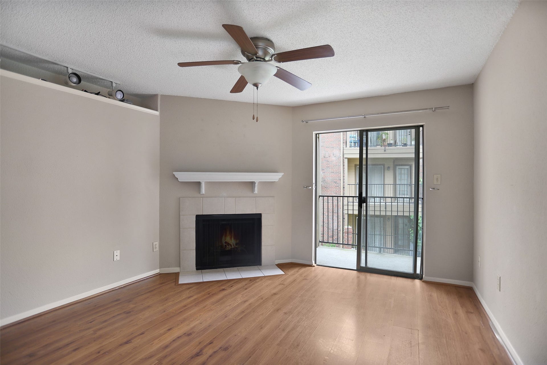 2121 Hepburn Street, #613, Houston, TX 77054 2121 Hepburn Street, #613, Houston, TX 77054