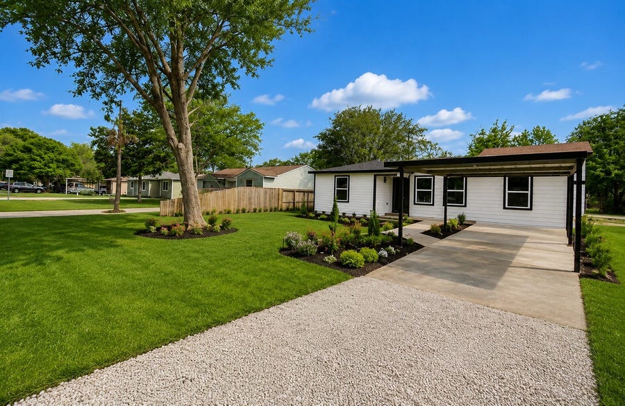 Property photo for 7402 Elbridge Lane, Deer Park, TX