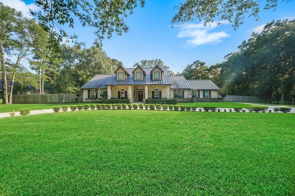 28235 Lazy Rock Drive, Houston, TX 77336 3-4 Bedrooms, 3 baths, formal dining, 2 car attached garage