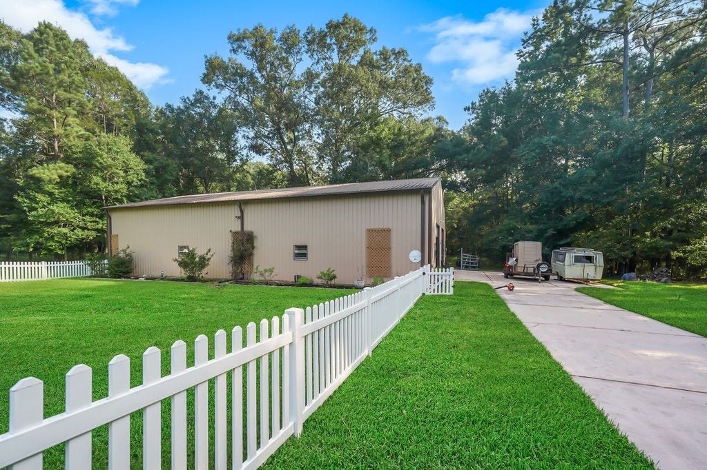 28235 Lazy Rock Drive, Houston, TX 77336 Convert to a Barndominium - ?