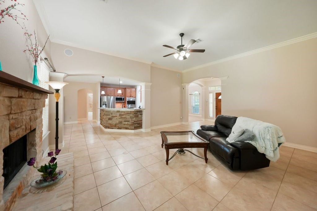 28235 Lazy Rock Drive, Houston, TX 77336 View to kitchen from Living Room