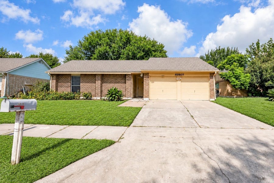 Property photo for 10907 Allison Bend Court, Houston, TX