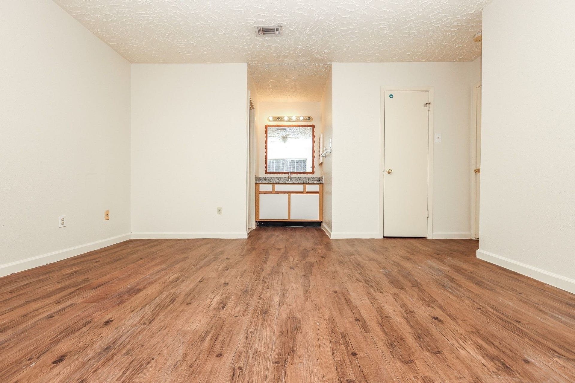 10907 Allison Bend Court, Houston, TX 77086 Master bedroom