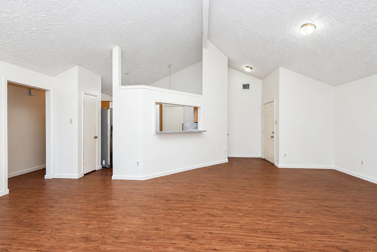 10907 Allison Bend Court, Houston, TX 77086 Open concept living room