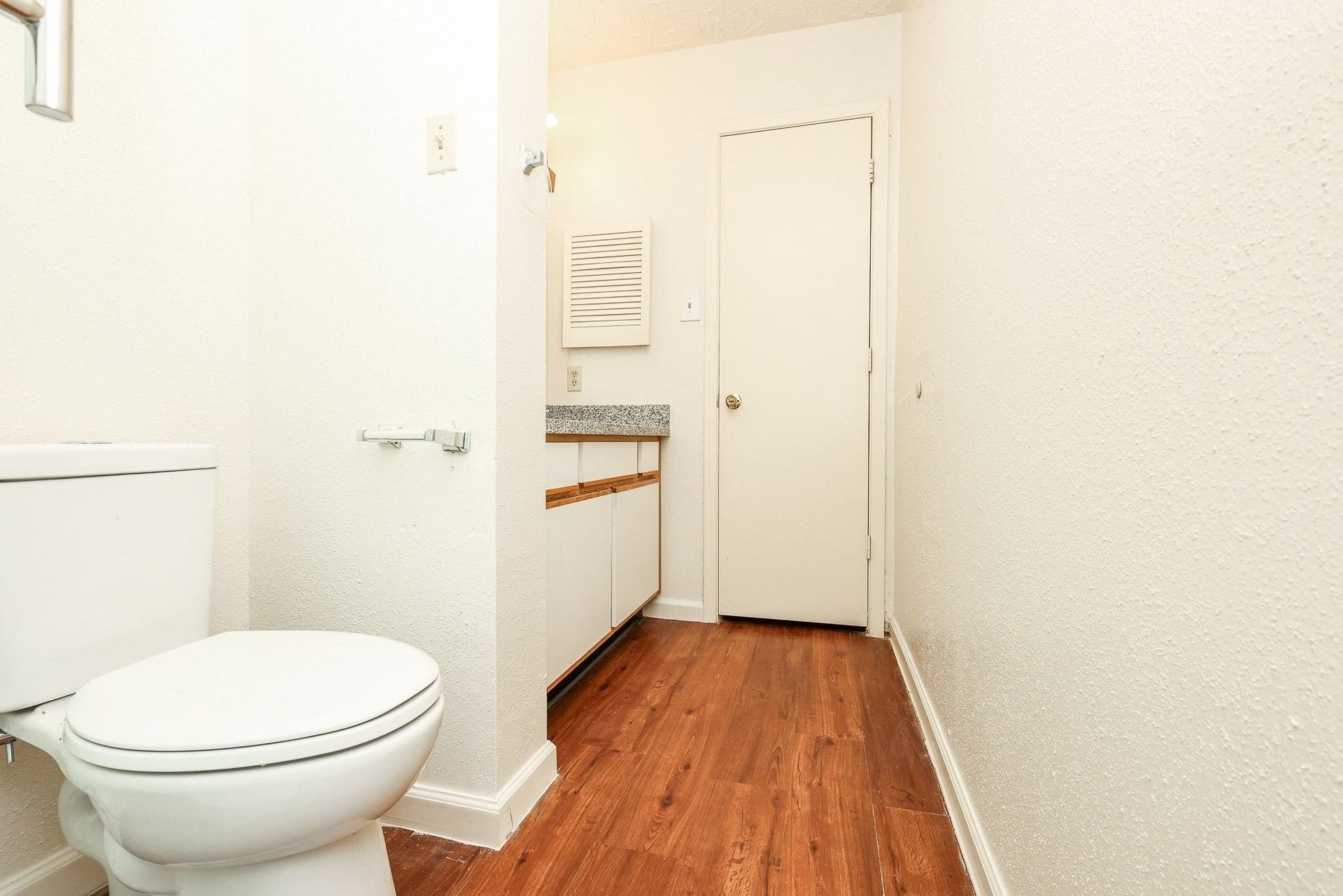 10907 Allison Bend Court, Houston, TX 77086 Bathroom, granite countertop
