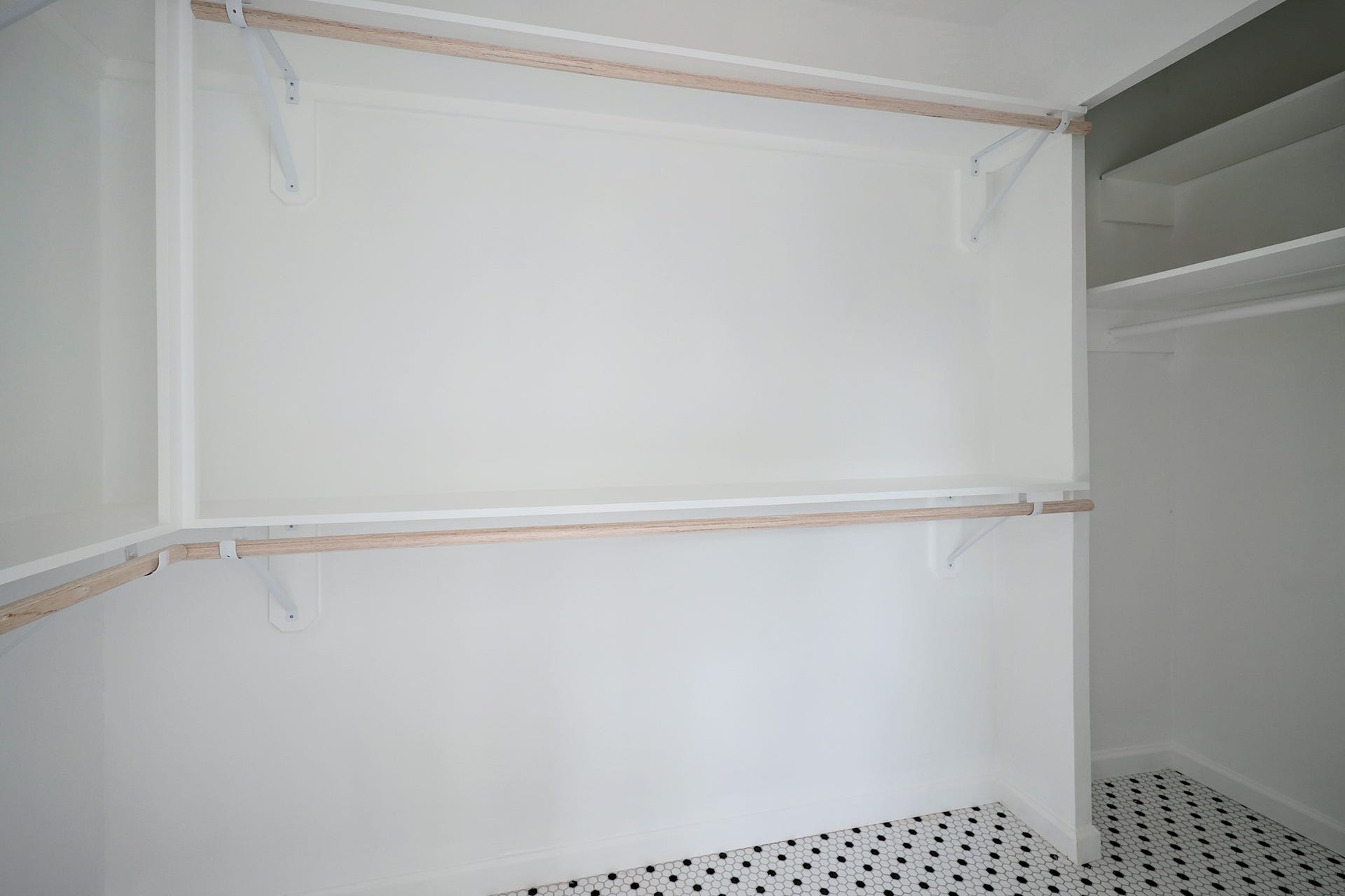 827 Le Green St, Houston, TX 77008 New walk-in closet