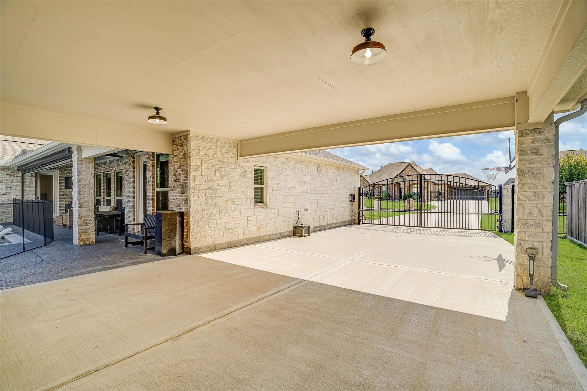 1813 N Prairie Lane, Deer Park, TX 77536 1813 N Prairie Lane, Deer Park, TX 77536