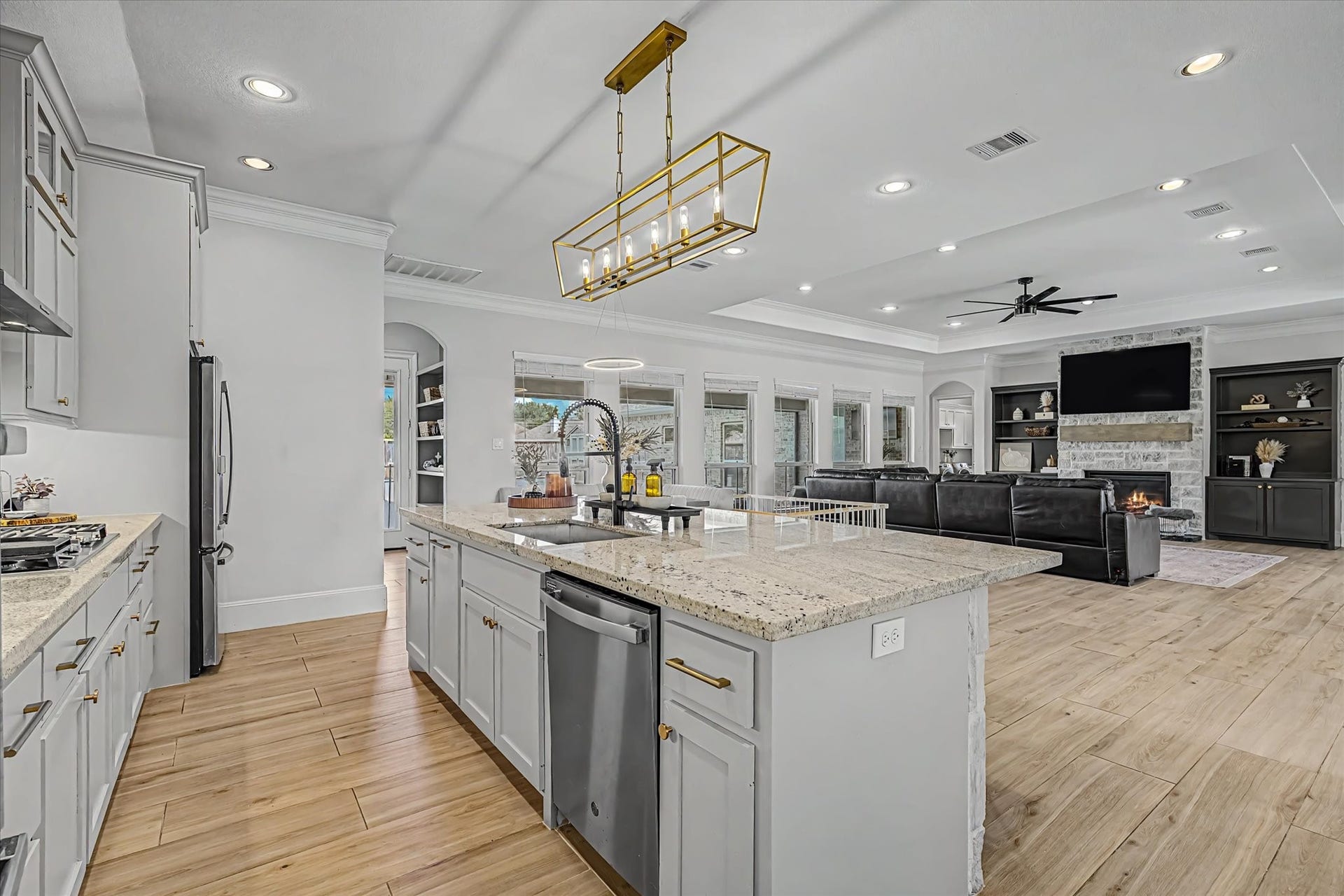 1813 N Prairie Lane, Deer Park, TX 77536 1813 N Prairie Lane, Deer Park, TX 77536