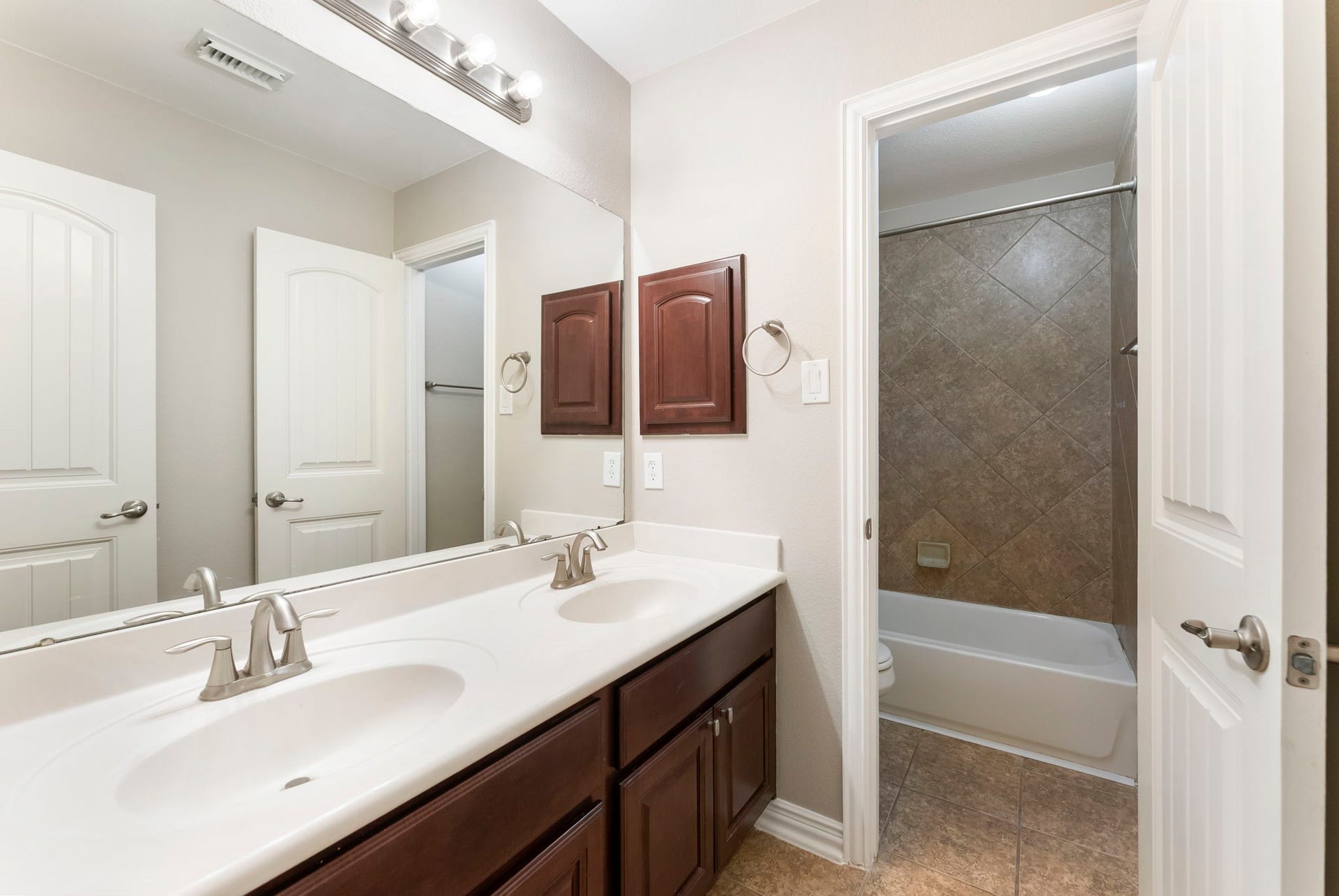 431 Hendricks Forest Lane, Conroe, TX 77384