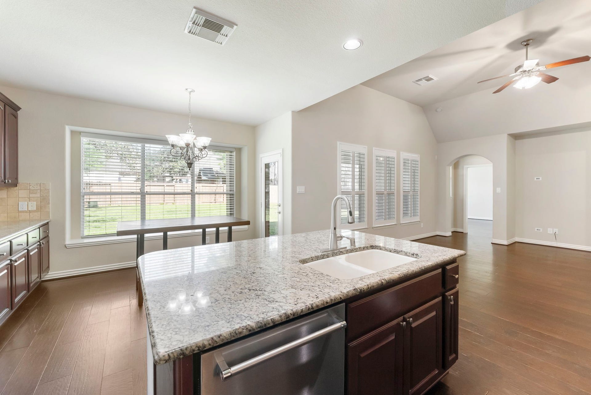 431 Hendricks Forest Lane, Conroe, TX 77384