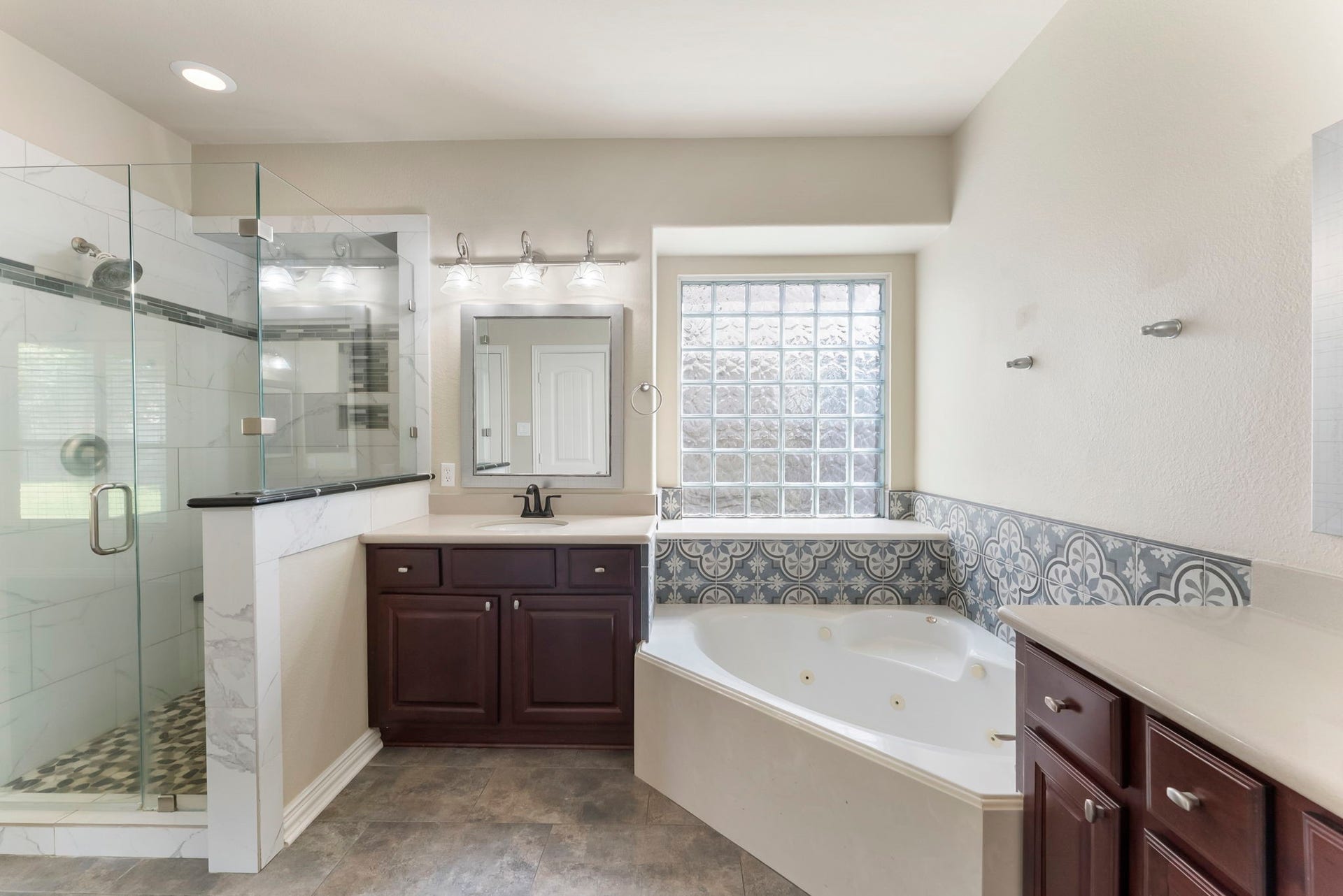 431 Hendricks Forest Lane, Conroe, TX 77384