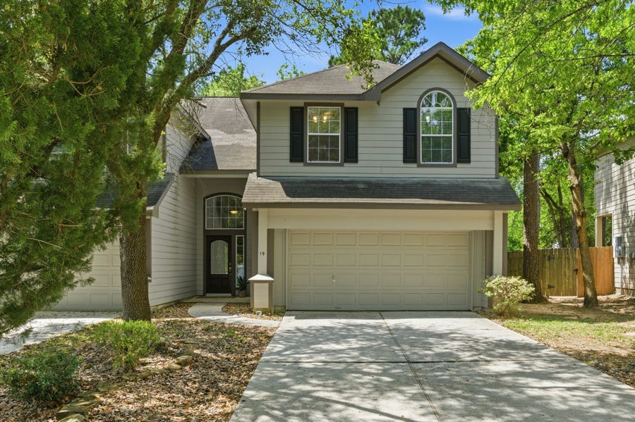 Property photo for 19 Aquiline Oaks Place, The Woodlands, TX