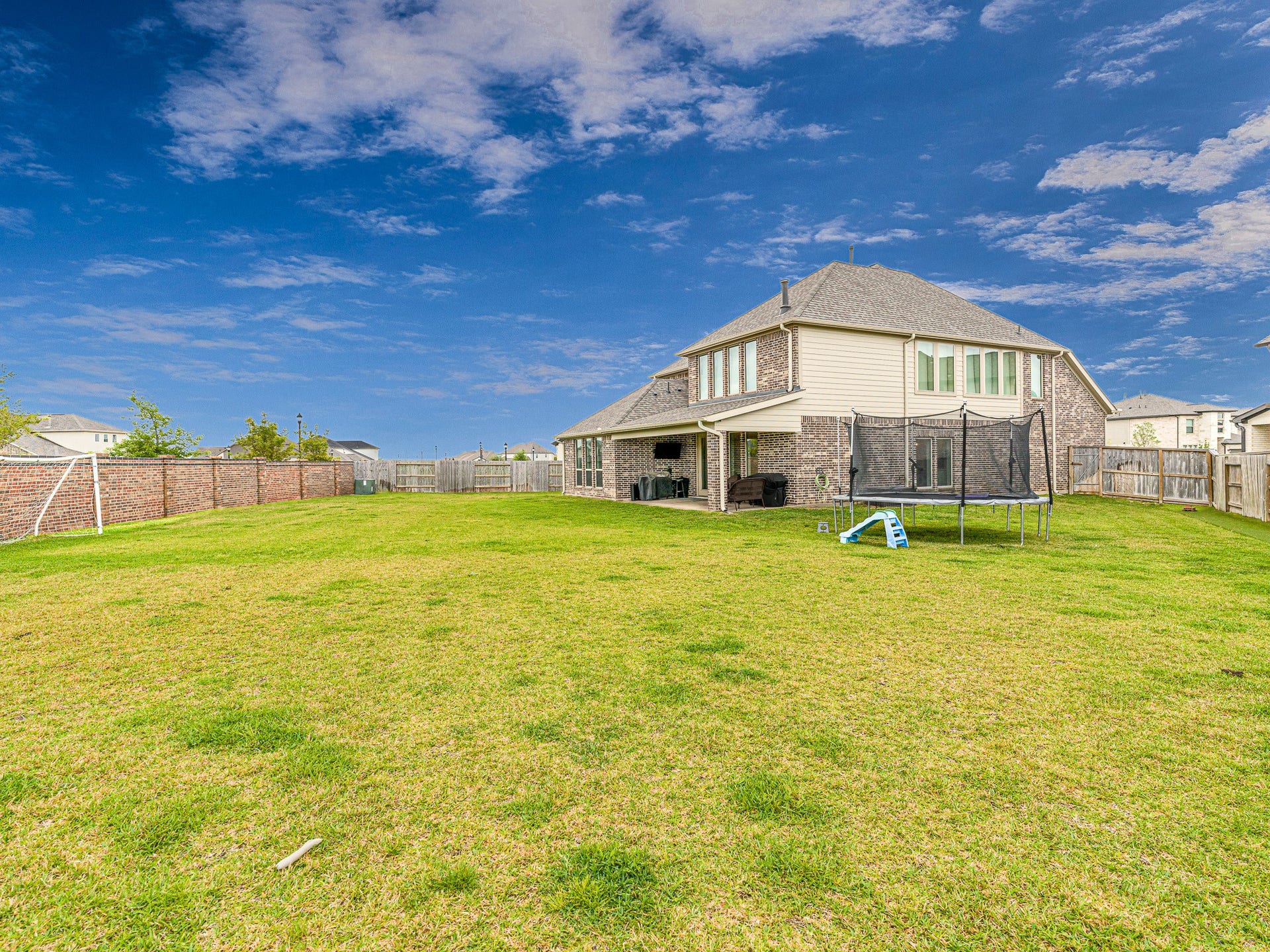 608 Malibu Pines Drive, Katy, TX 77493 With over 14,000 SF lot size, this home is a rare find!