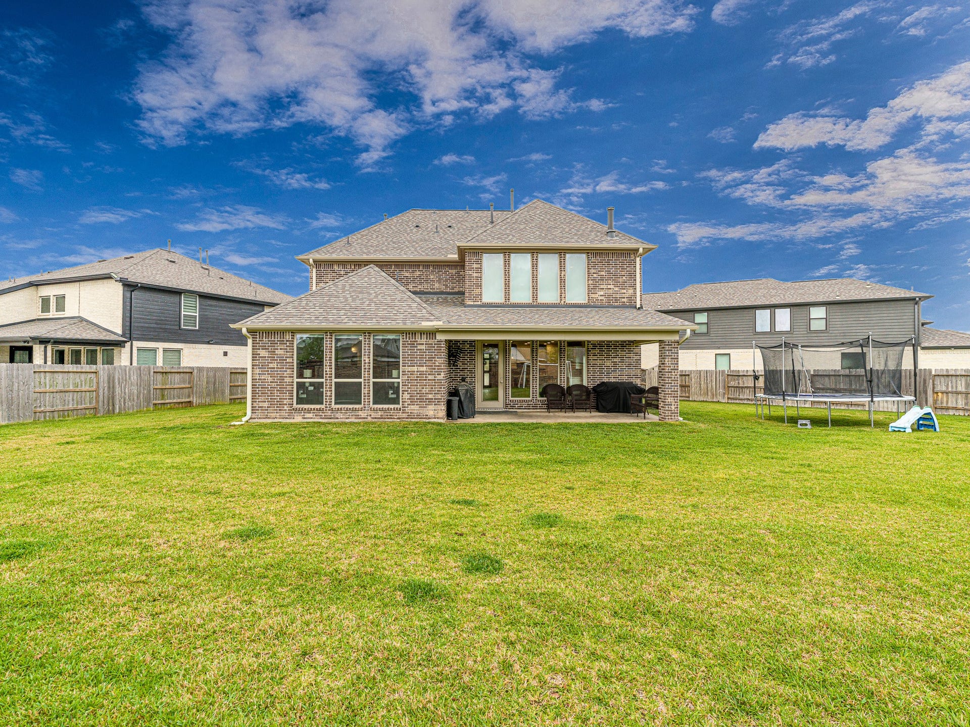 608 Malibu Pines Drive, Katy, TX 77493 Brick on four sides of this well-constructed Perry Home!