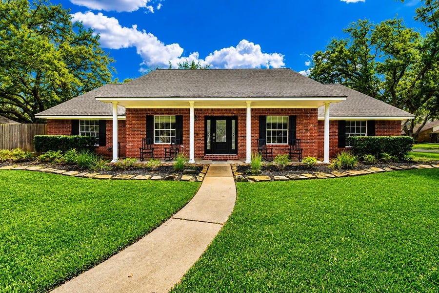 Property photo for 52 Dewberry Court, Lake Jackson, TX